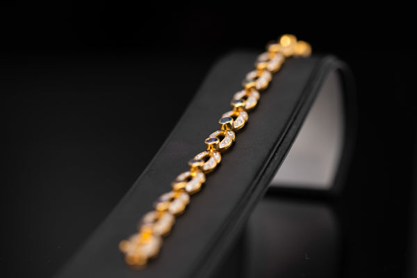 18K Yellow Gold Bracelet with Diamonds & Sapphire