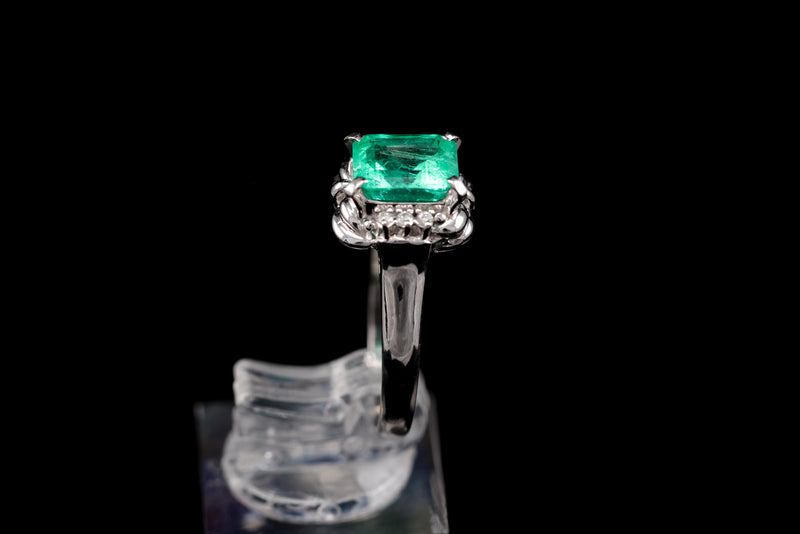 Diamond & Emerald Platinum Ring