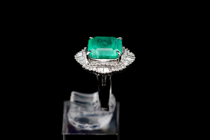 Diamond & Emerald Ring